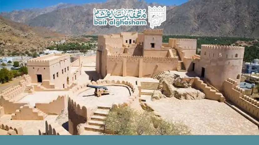 تطور شكل الأبراج والمراقبة عبر القرون — كيف تعرف عمر الحصن العماني